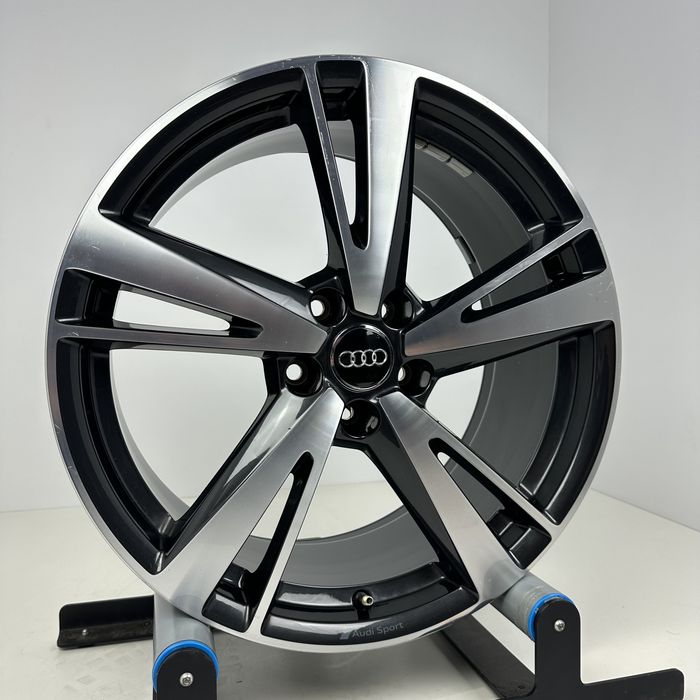 ORYGINALNA Felga Audi 19" 8.5" ET 46 5x112 8V0601025EM/EN/EP RS3