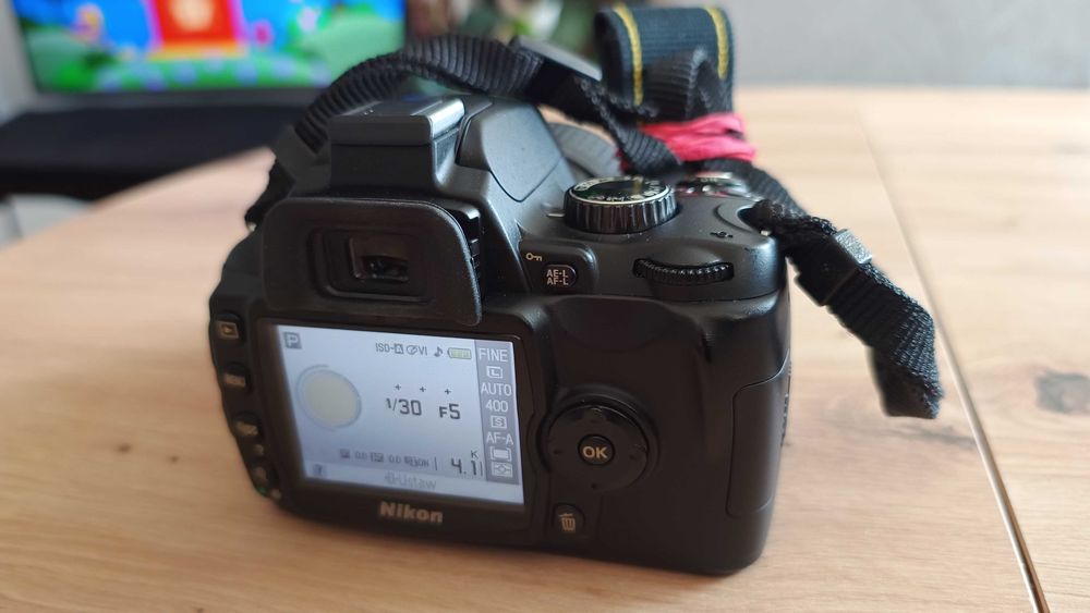 NIKON D60 APSC matryca  CCD + Nikkor 18-55VR stan prawie IDEALNY,  dwie baterie