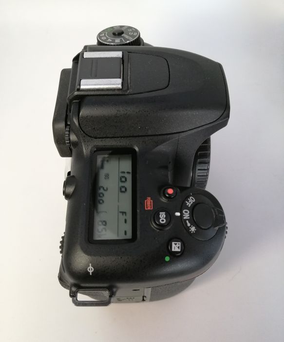 Máquina Fotográfica Nikon7500 (corpo)