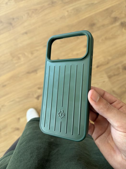 Capa Rimowa iphone 17 pro max