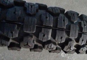 Pneu de mota 4.00R18 kenda seminovo