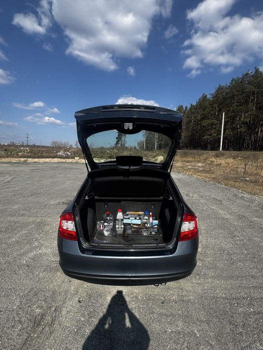 Шкода Рапід 2014 року 1.6tdi тільки для військових