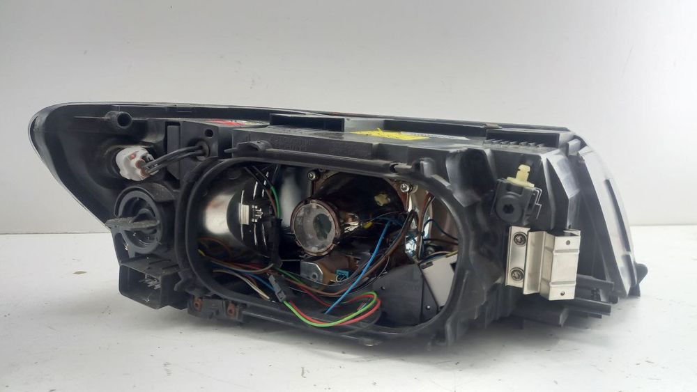 Фара левая Volvo S40 V50 2006-2010 30678203