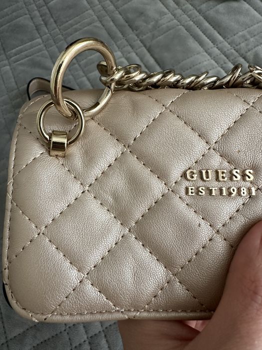 Сумочка жіноча Guess пудрова