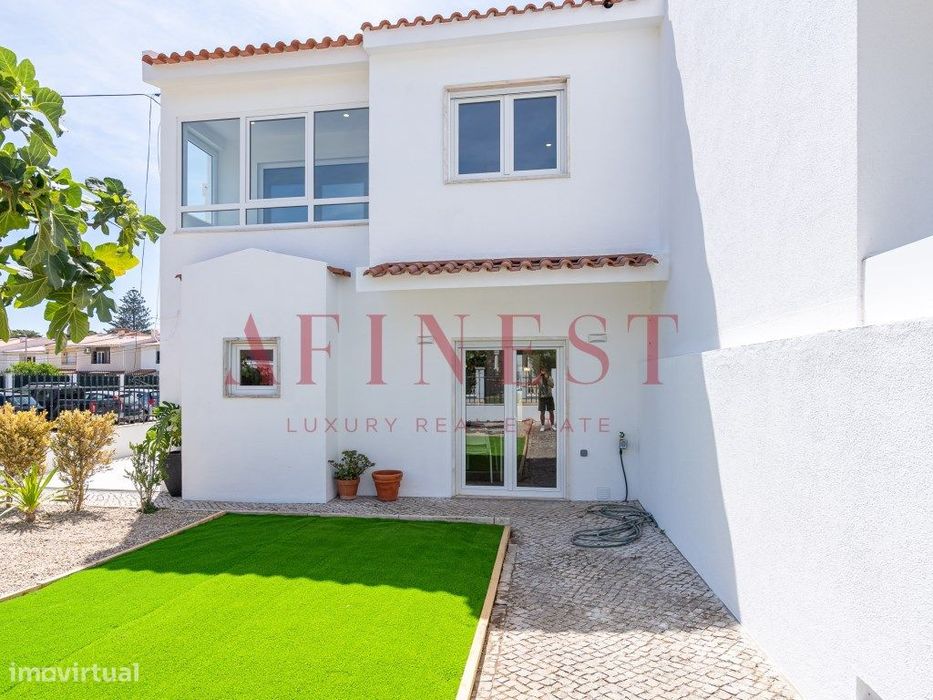 Moradia T4 Renovada Com Jardim Na Parede Perto Da Praia