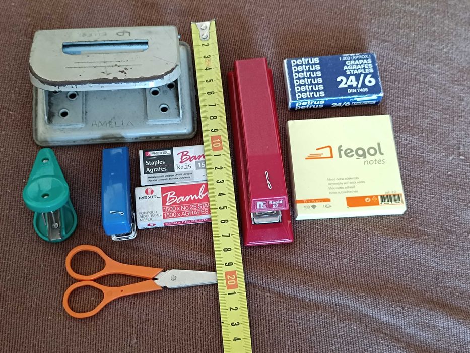 Conjunto de Material Escolar e Escritório variado