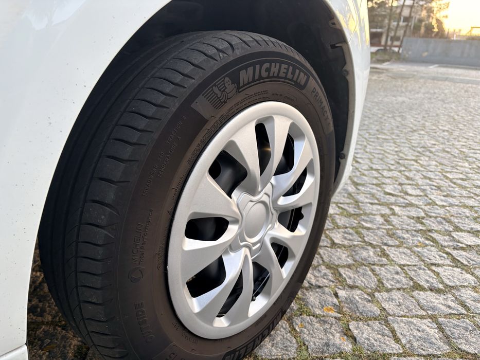 Dacia Sandero GPL / 2023 / 63.000 km / IVA Dedutível / Garantia