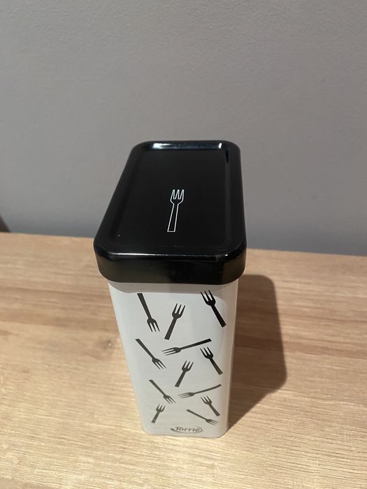 Lata em branco e preto, NOVA64409436036738123