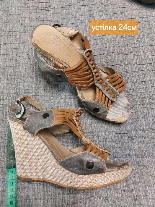 віддам безкоштовно жіноче взуття б/у