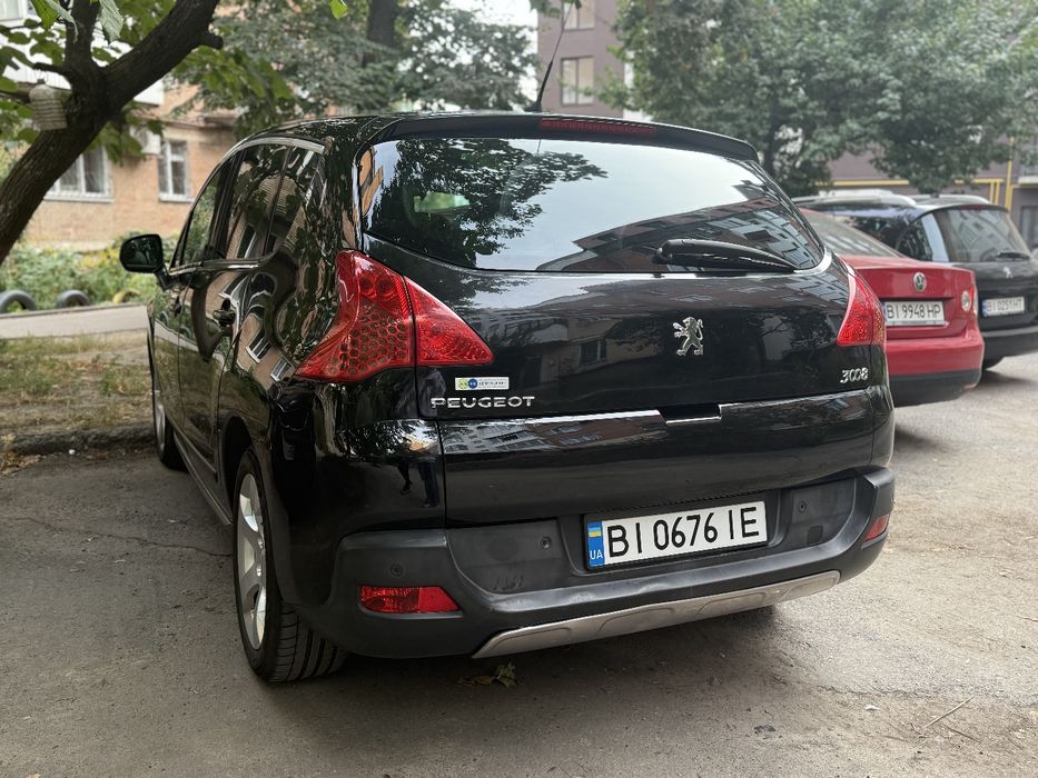 Автомобіль Пежо 3008