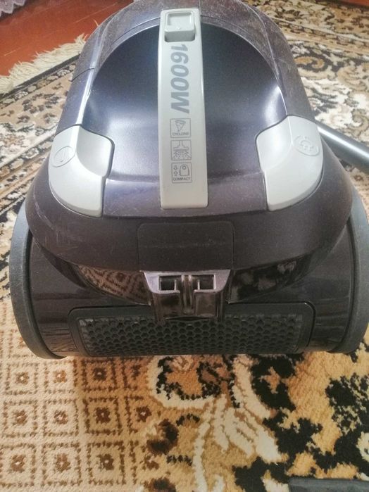 Продам пилосос LG