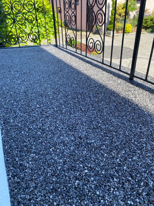 Posadzki żywiczne epoksydowe , poliuretanowe i kamienne dywany