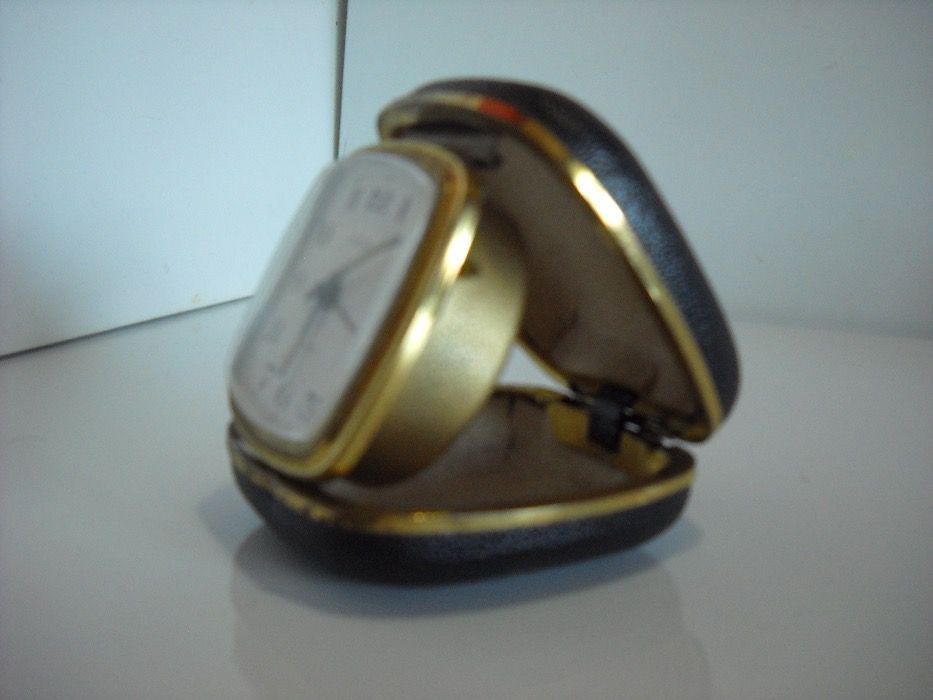 Despertador de viagem com calendário EUROPA