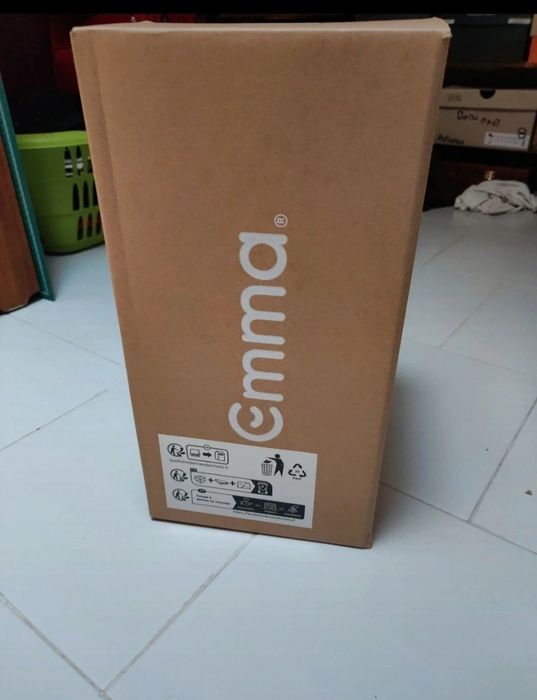 Almofada EMMA Espuma em caixa ( nova )