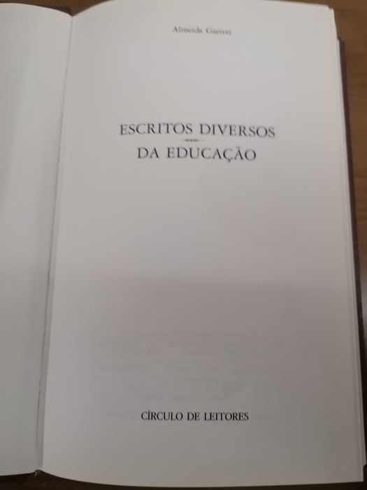 Lote de livros de Almeida Garret e Camilo Castelo Branco