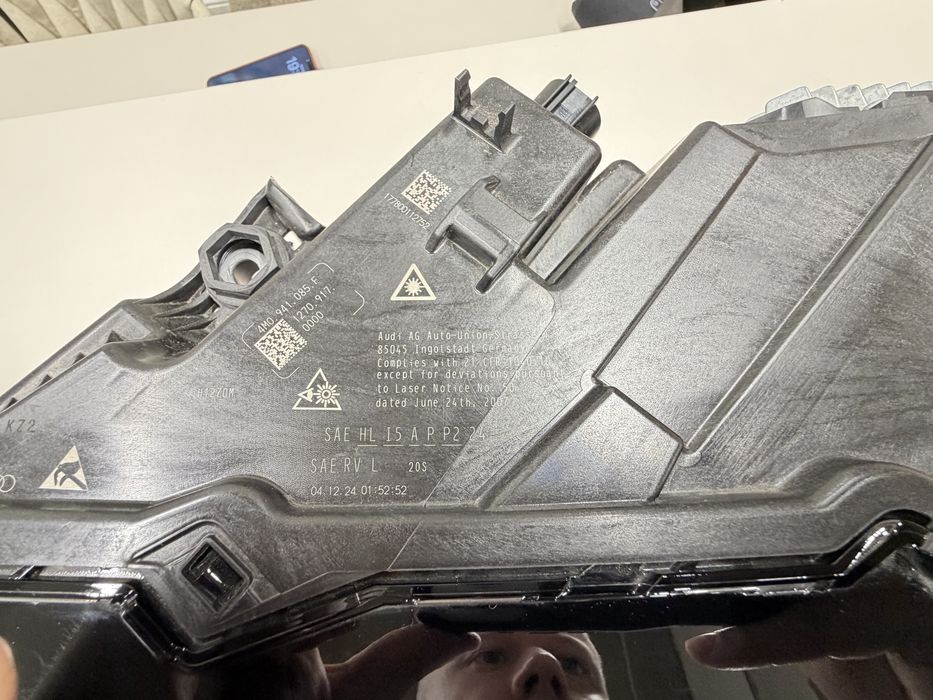 Фара Audi Q7 USA 2025 другий рестайл 4M0 941 086 F  4M0 941 085 F