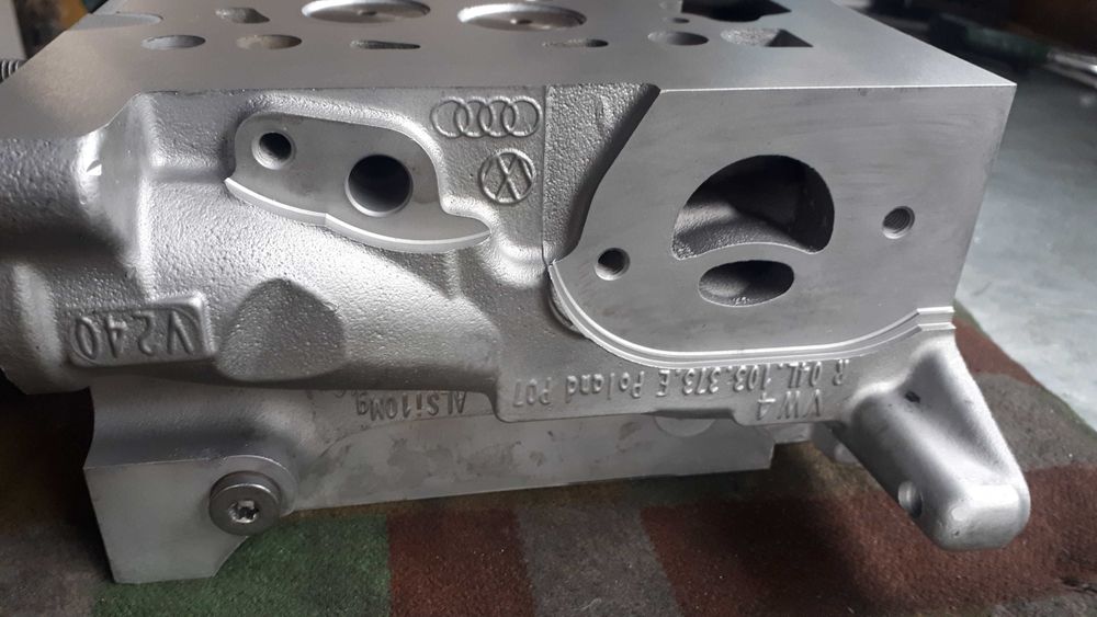 Głowica 04L103373E 2.0 TDI VW SKODA seat audi