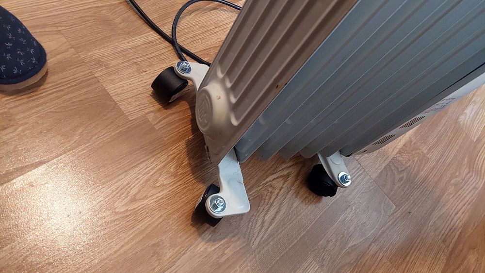 Radiador a óleo dos pequenos a funcionar muito bem