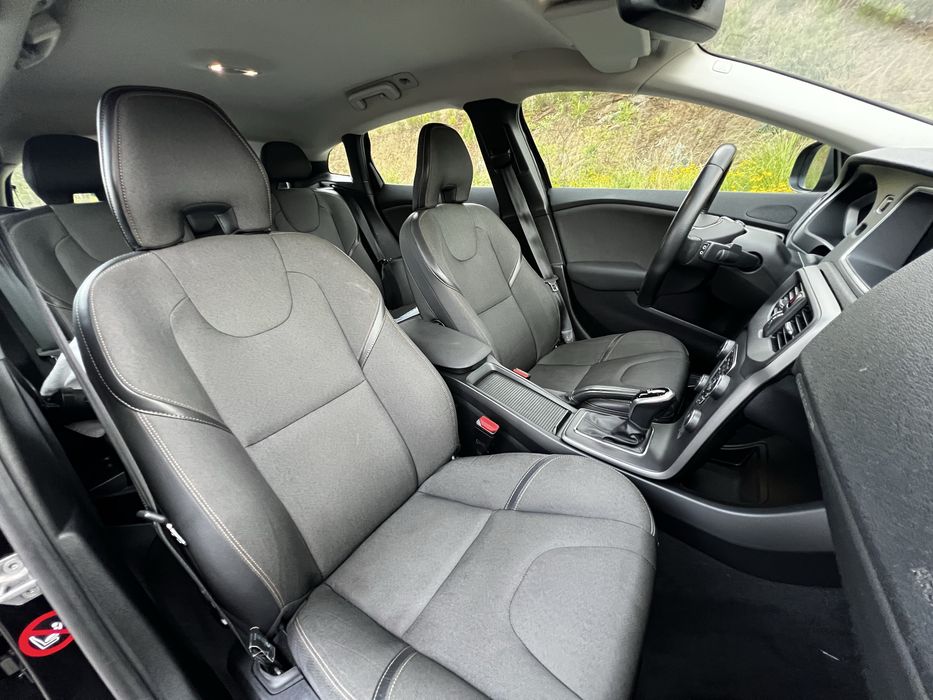 Volvo V40 Cross Country 2.0 D2 Auto
