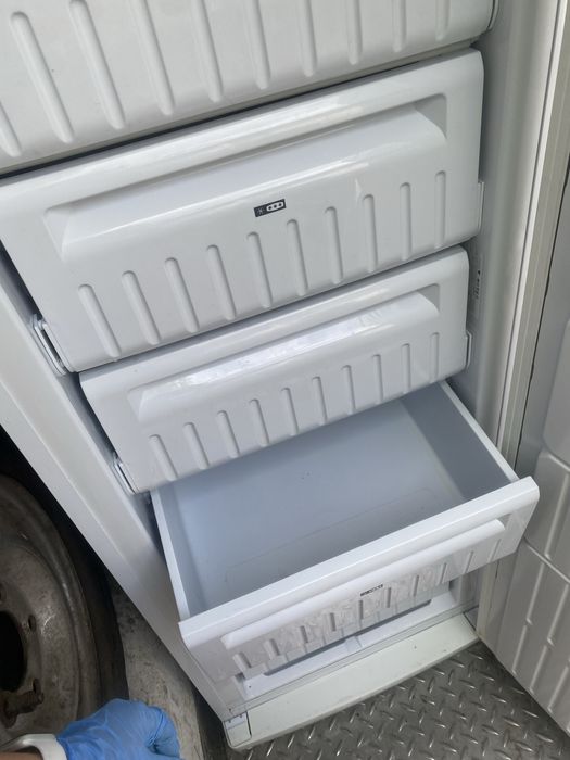 Морозильна камера Indesit