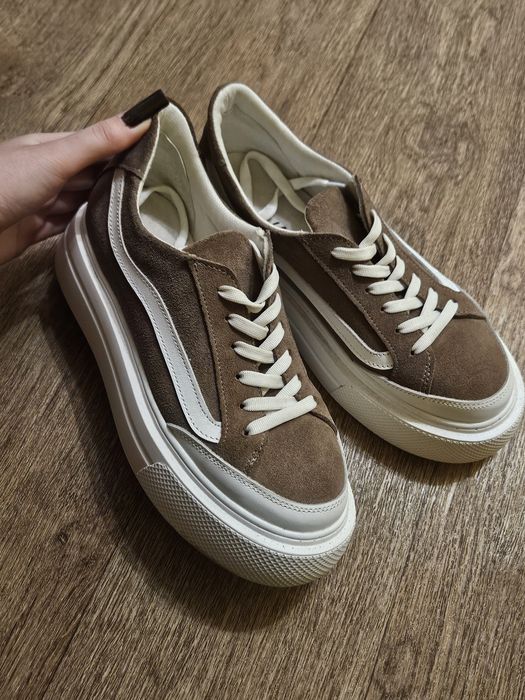 Кросівки жіночі капучино