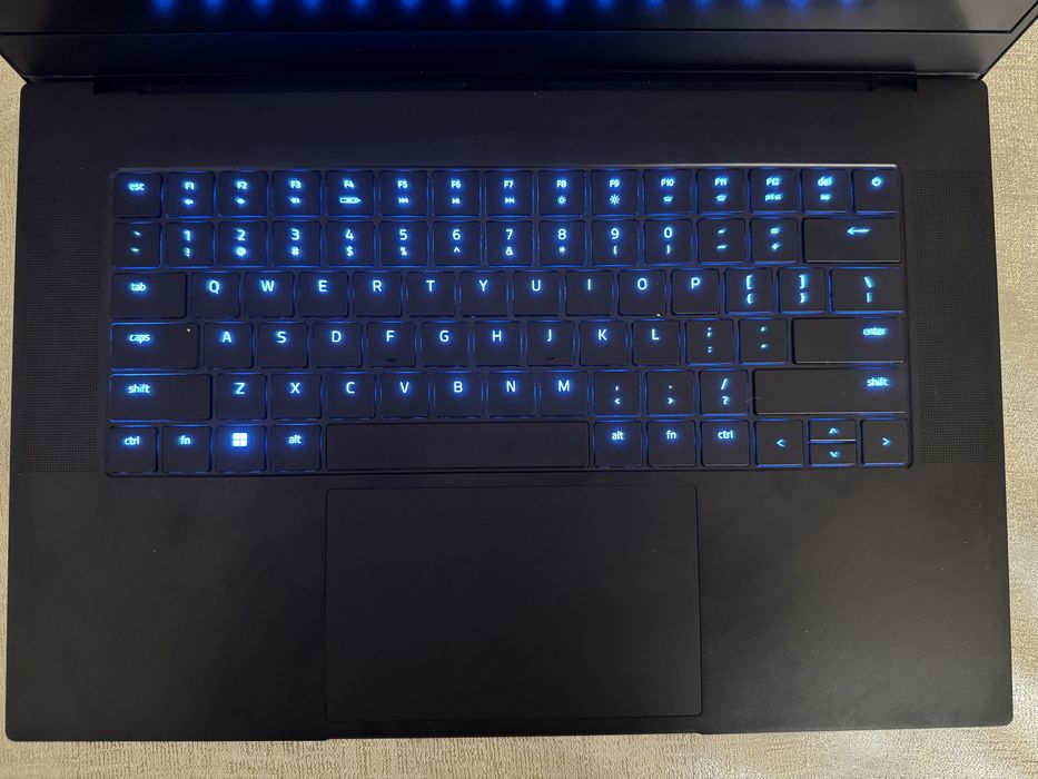 Razer Blade 15 Advanced / RTX 3080 Ti / i7-12800H / 32GB DDR5 / 1TB / 360Hz Full HD