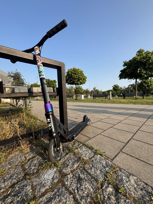 Hulajnoga wyczynowa Longway Summit Trick Scooter (Black/Neochrome)