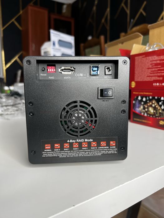 Cenmate 4-Bay RAID HDD/SSD Dock + obudowa SATA USB3.0 eSATA