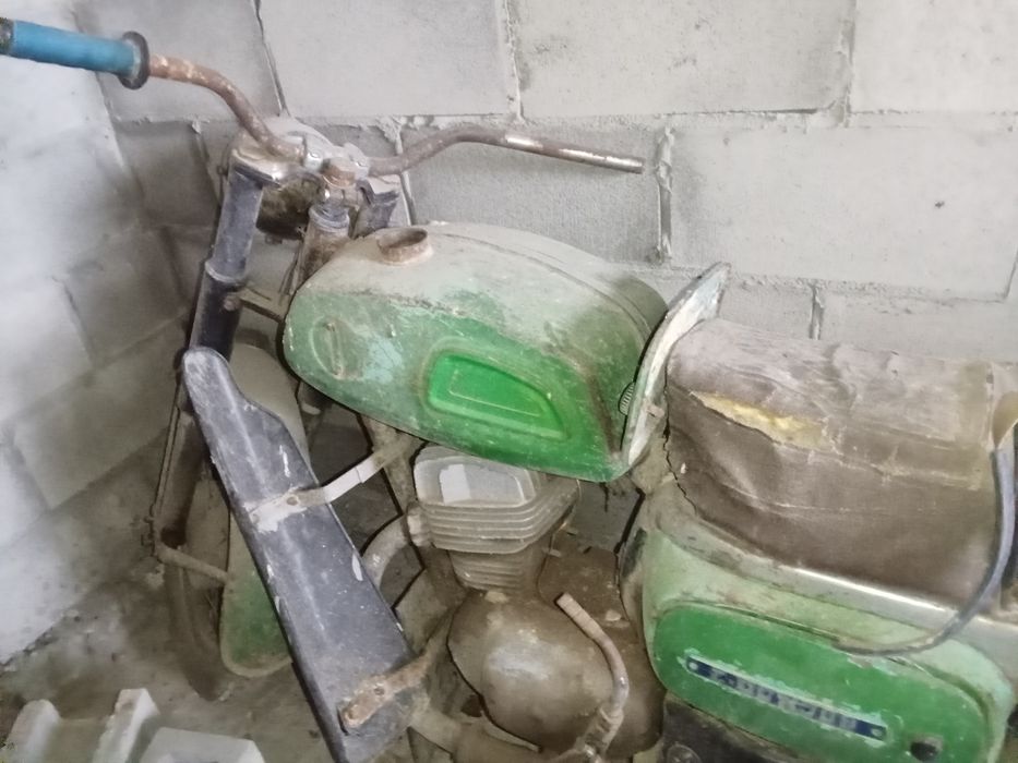 Продам мотоцикл мінськ 125 з новими запчастинами по запчастинах