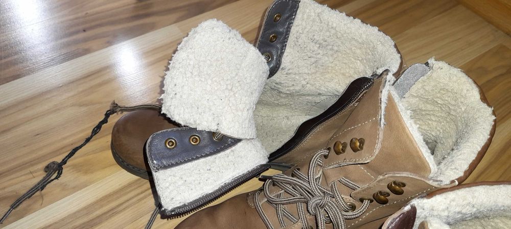 buty zimowe - kozaki Lasocki Young r. 39 dla bliźniaków