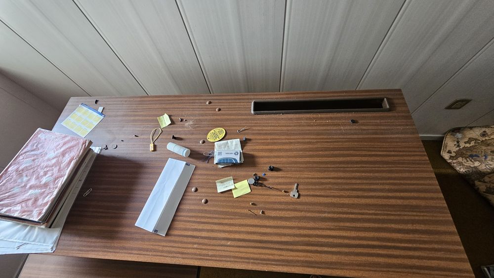 Mesa secretária de computador