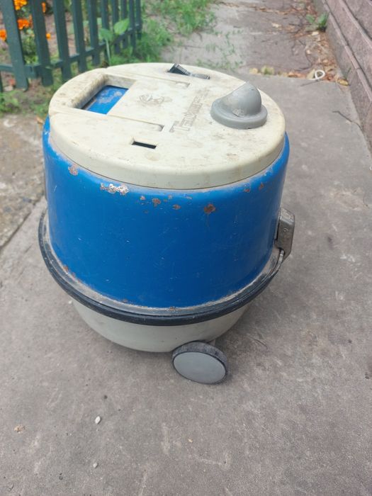 Пылесос Тайфун рабочий