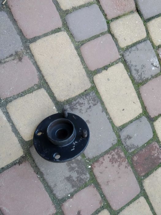 Ступиця переднього колеса Фієста Кур'єр Мк4 39/63.5/25зубців 4х108