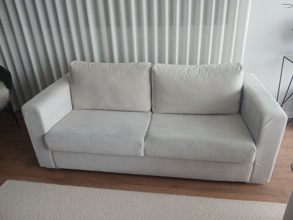 Conjunto dois sofas e um pufe