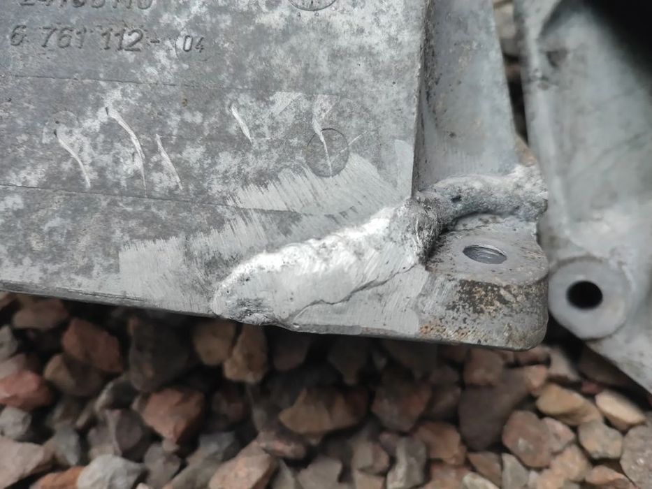 bmw e60 / e61 oryginalne łapy silnika / łapa zawieszenia lewa / praw