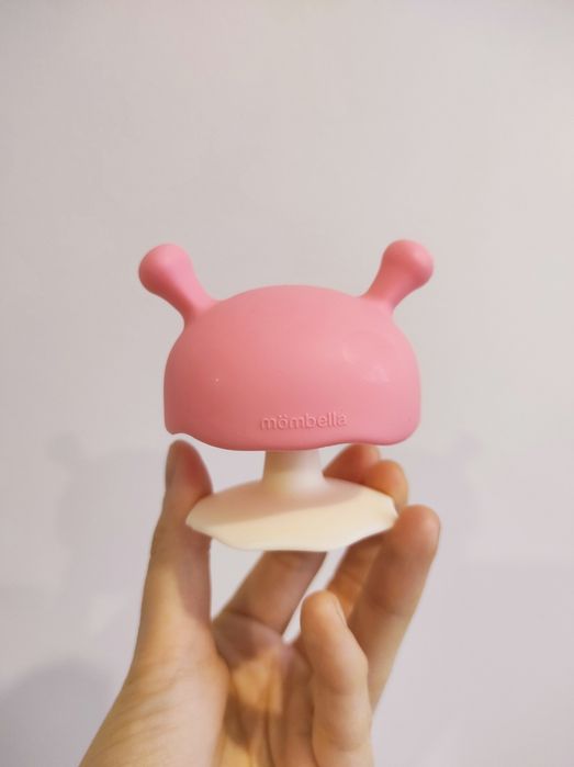 Mombella gryzak uspokajający Mushroom różowy