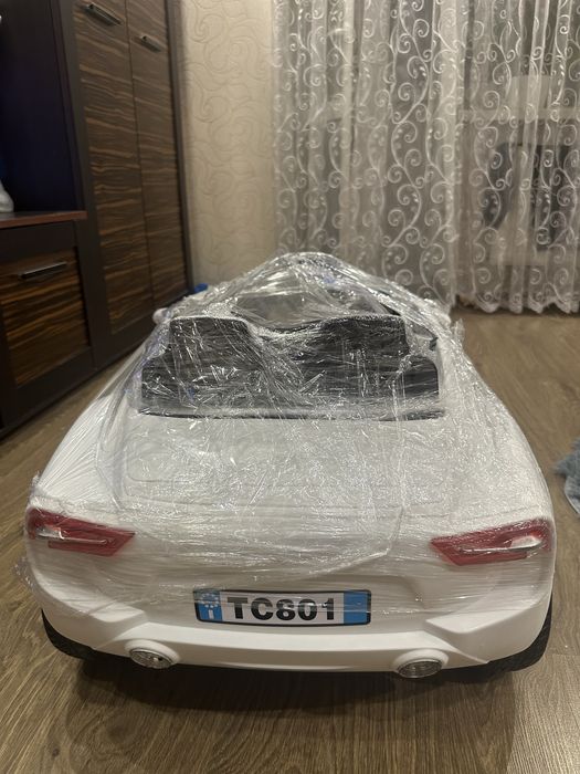 Продам дитячий автомобіль на радіокеруванні