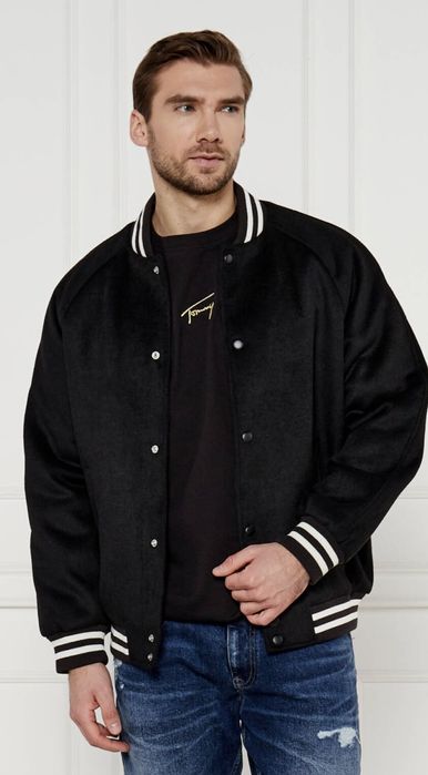 Чоловічий бомбер Levis