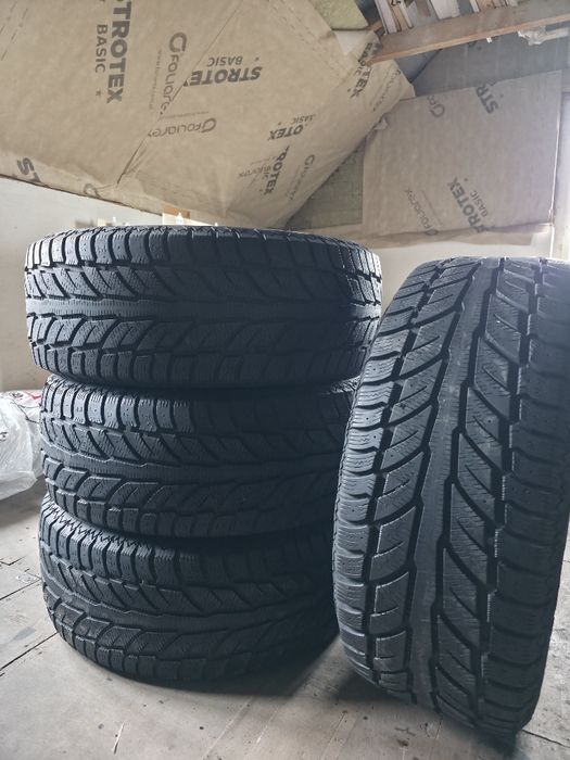 Зимова резина Cooper 265 60 R18