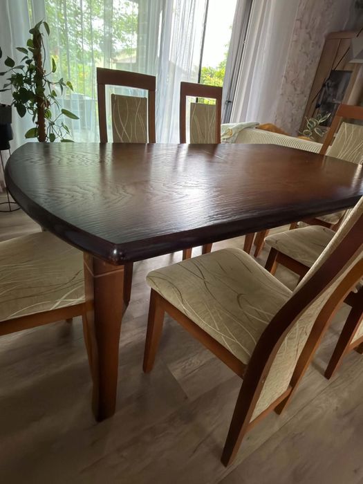 Stół rozkładany + 8 krzeseł