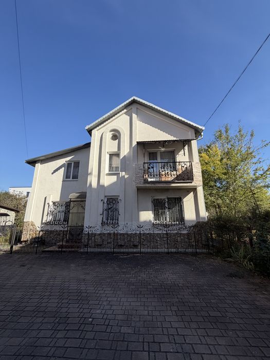 Продаю будинок село Черніїв