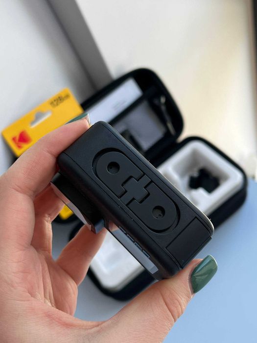 Екшн-камера GoPro Hero 10 з захисними плівками