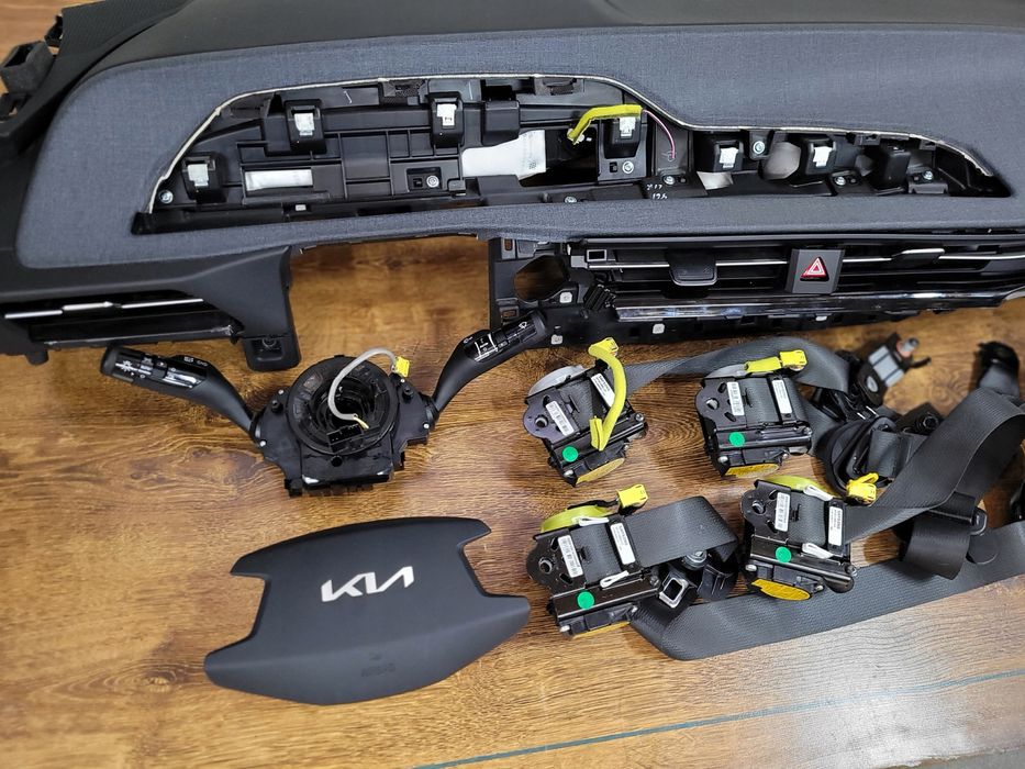 KIA EV6 AIRBAG подушка руля колін сидіння торпеда шторка ремінь ремні