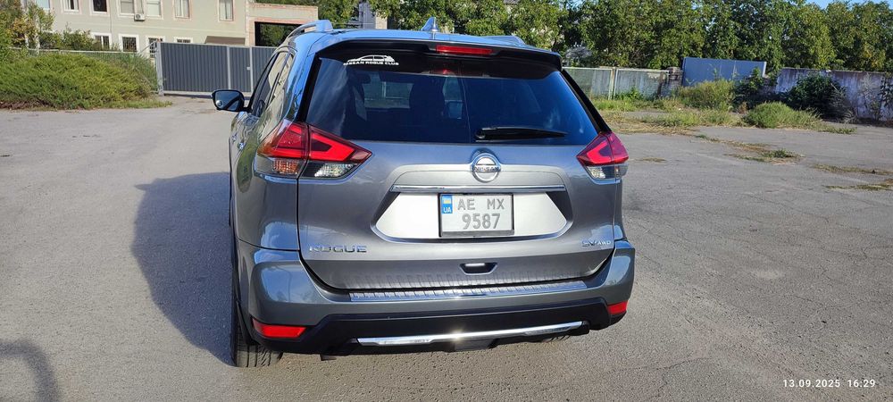 Nissan Rogue 2017  SV premium