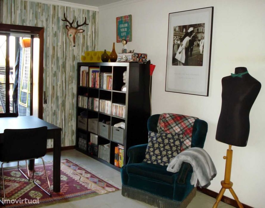 t1 mobilado e equipado com lugar de garagem