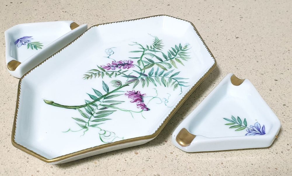 Linda pequena bandeja /prato com 2 cinzeiros em porcelana Limoges
