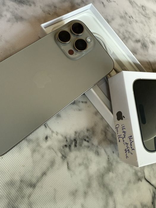 Айфон 16 про макс новий