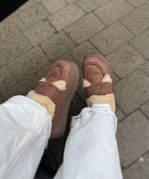 Коричневі жіночі чобітки