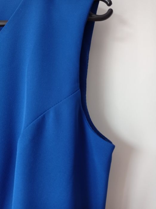 Elegancka rozkloszowana sukienka r. 38/40