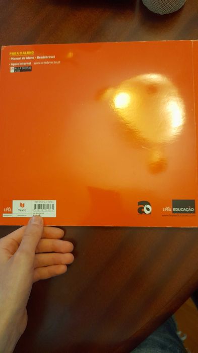 Livro escolar de 5.° e 6.° ano de educação visual - "Arte de Ver"